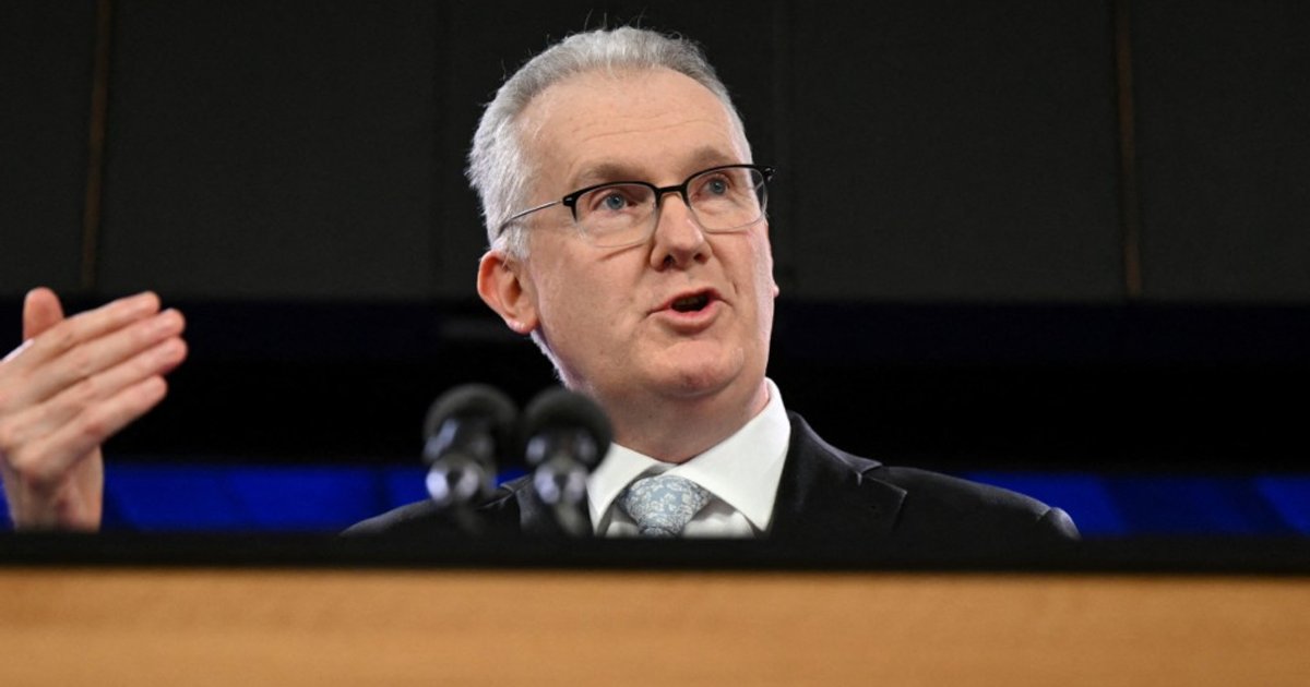 Australia Tightens Student and Work Visa Rules to Cut Migration