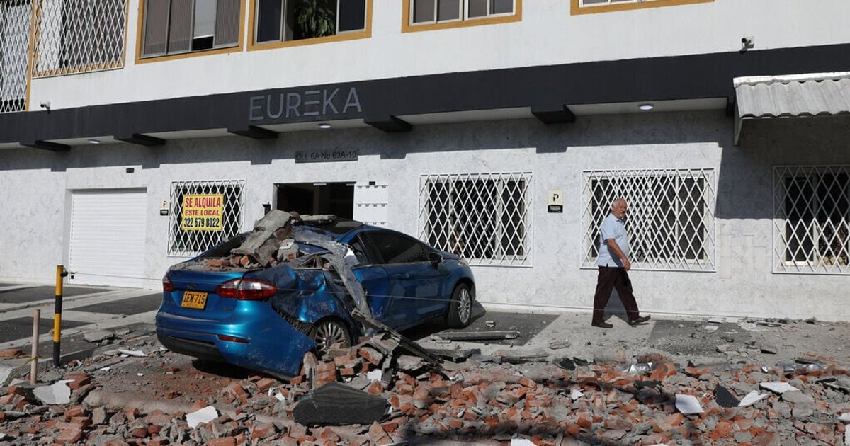 Colombia Rocked by 7.4 Magnitude Earthquake, Capital Bogota Evacuates
