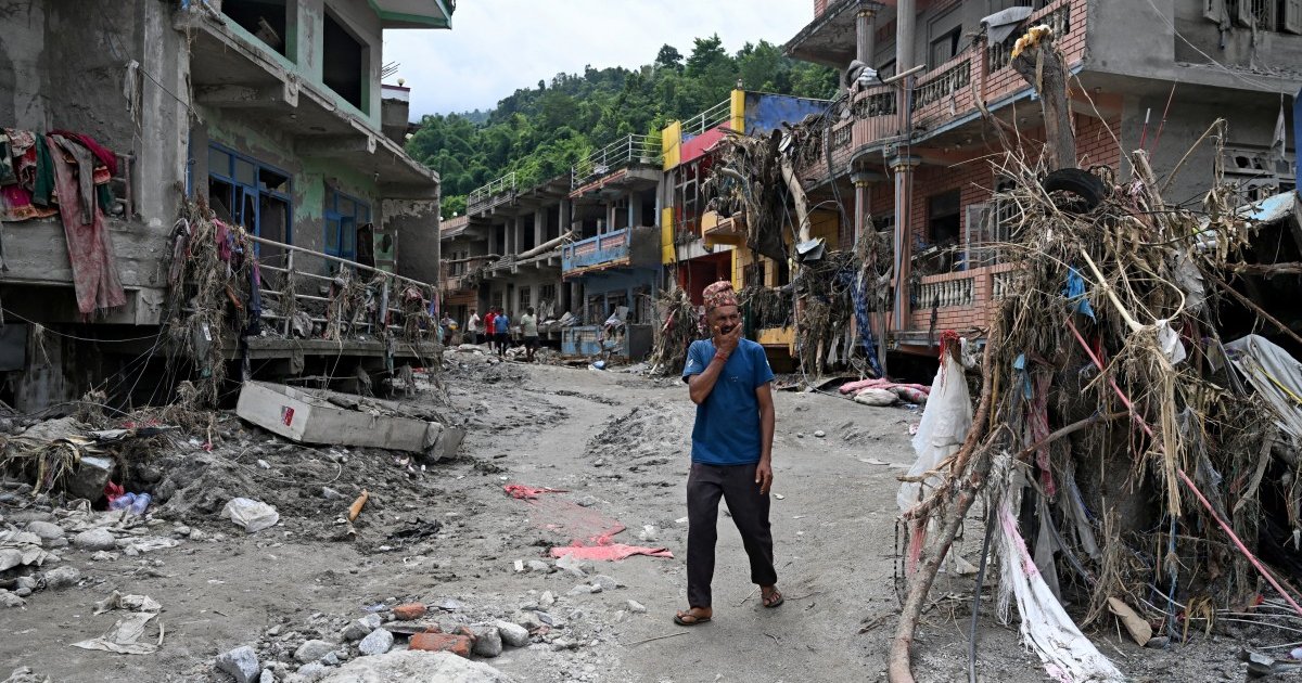 China Penalizes 10 for Mudslide Misinformation as Rescuers Search for Missing