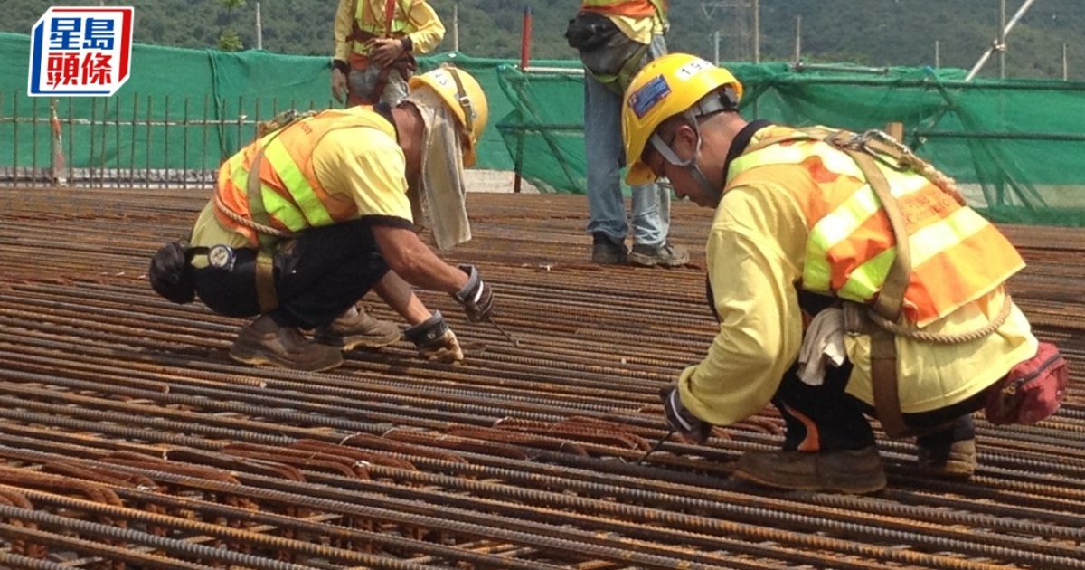 工作暑热警告惹议 搭棚工地盘气温随时达50℃ 清洁工休息遭白眼被斥「冷暴力」