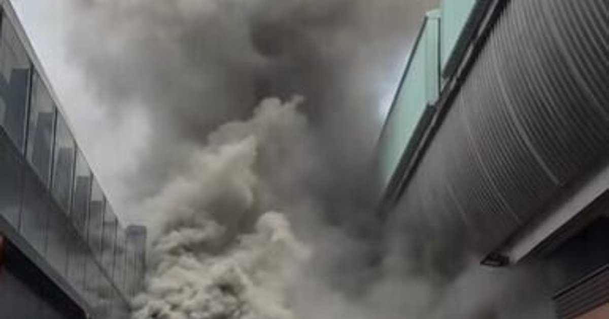 沙田石門燒味店火警 濃煙滾滾如烏雲蔽天