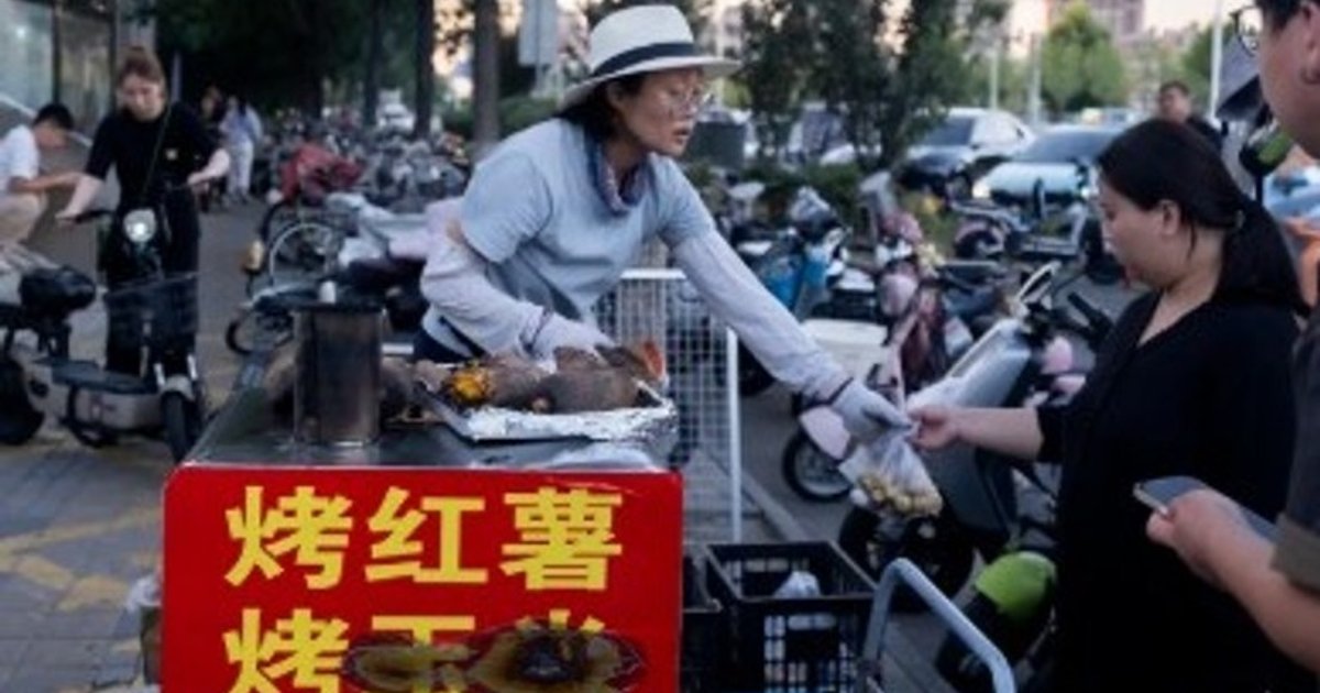 地产女总监中年失业 求职未果摆摊还房贷