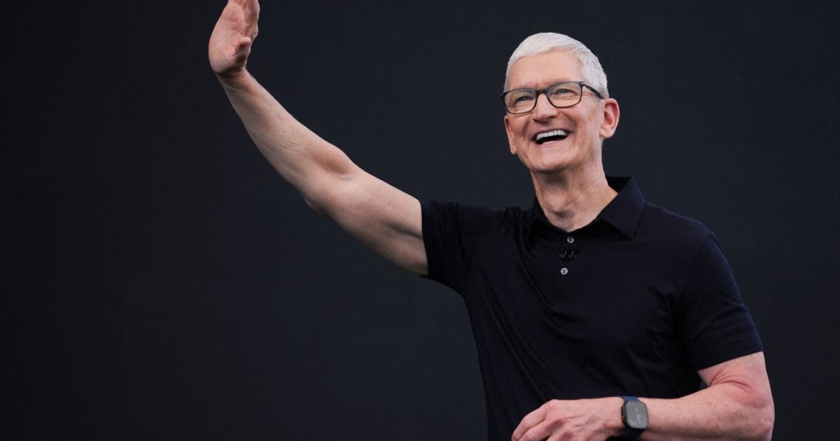 Tim Cook Steps Down as Apple CEO After 13 Years, John Ternus Takes Helm