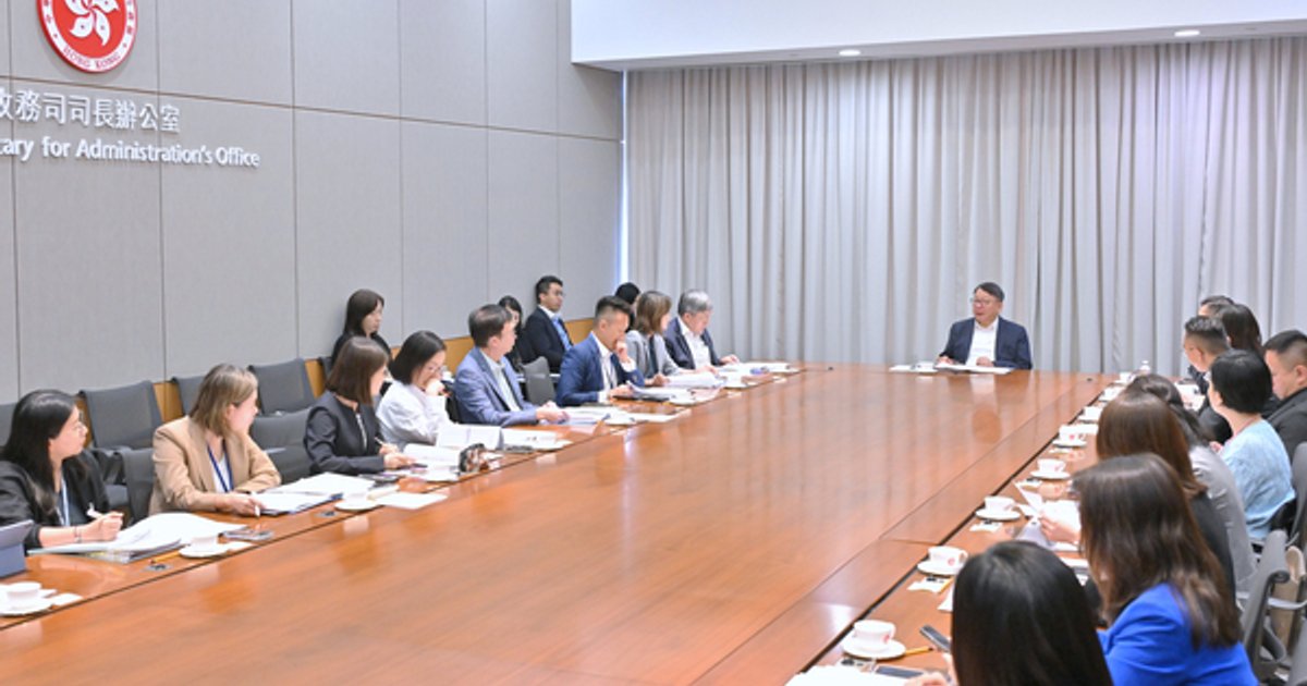政务司司长统筹国庆黄金周接待安排