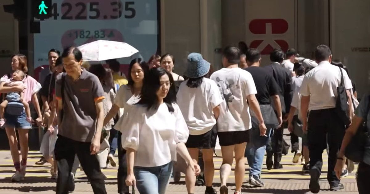 Hong Kong Population Rises to 7.52 Million on Talent Inflow
