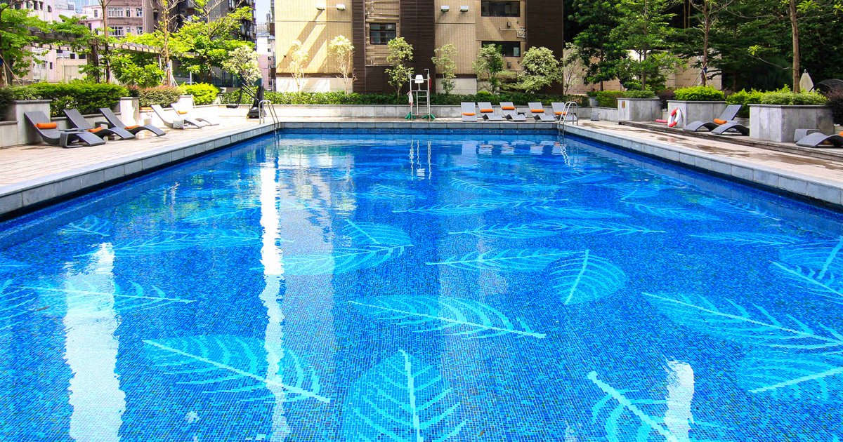 Happy Valley estate pool closed over suspect lifeguard papers