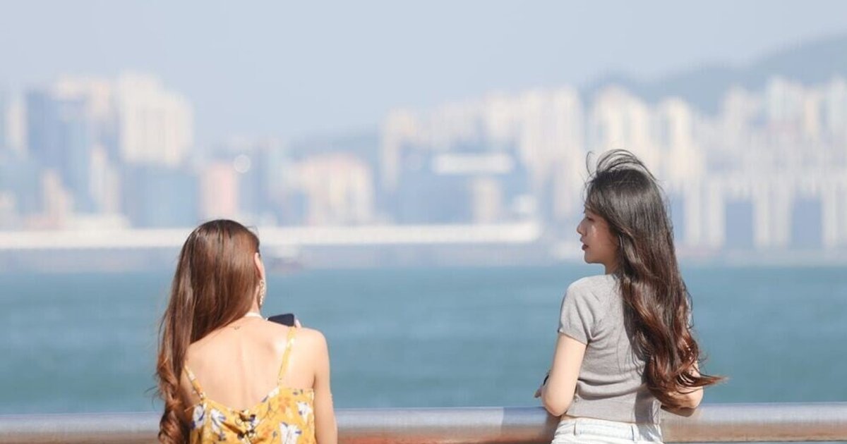 Hot Weather Warning Remains in Effect as Temperatures Hit 33°C in Hong Kong