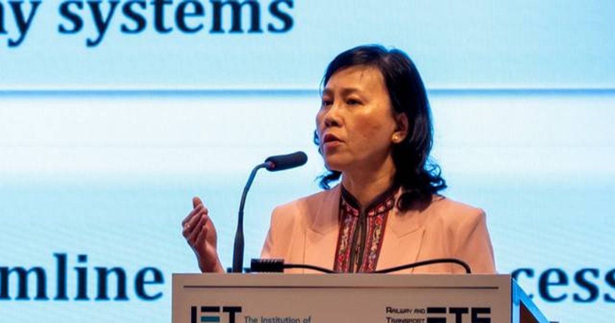 Hong Kong to Establish Sister Port Ties with Shanghai, Boost Green Shipping