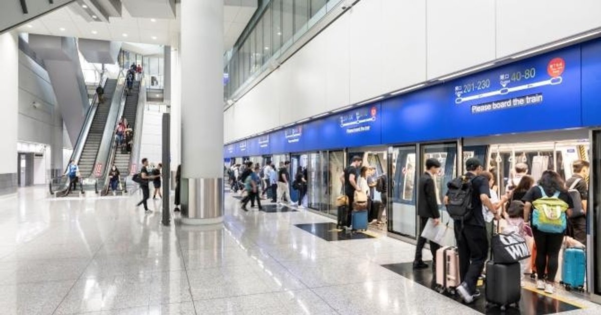 機場無人駕駛列車T1段暫停近七小時 T2離境旅客大排長龍