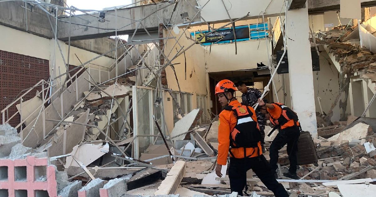 Indonesia Declares Emergency as Flores Earthquake Death Toll Rises to 51