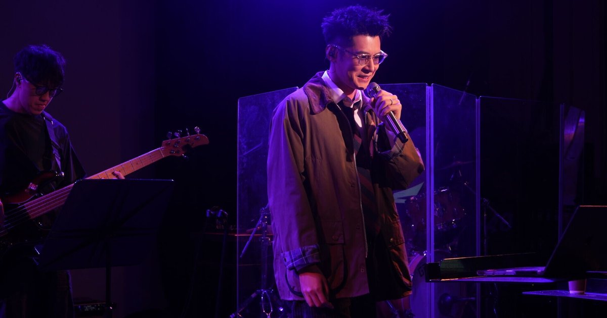 Carlos Chan Debuts Solo Single at Emotional Show, Wife Shiga Cries on Stage