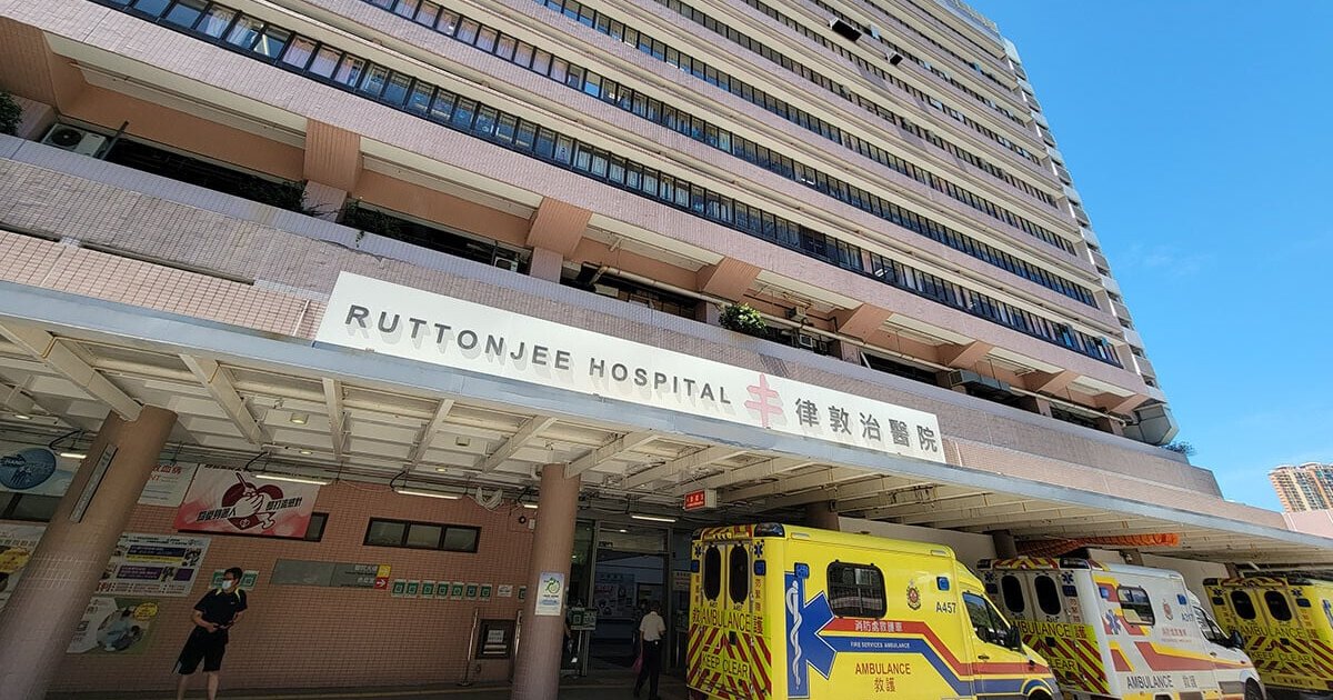 57-Year-Old Learner Motorcyclist Loses Control at Causeway Bay Test Centre, Crashes Into Examiner's Bike
