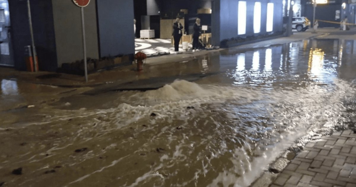 Sheung Wan Salt Water Main Bursts, Emergency Overnight Repairs Underway