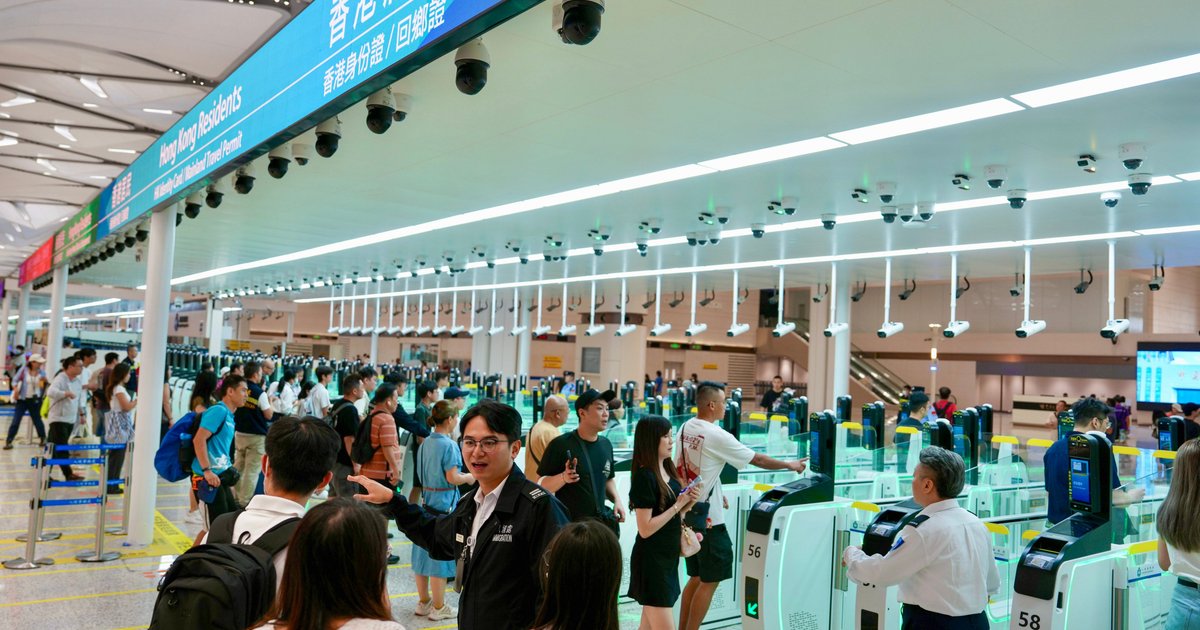 假期人潮汹涌 皇岗新口岸重开六天即被挤瘫