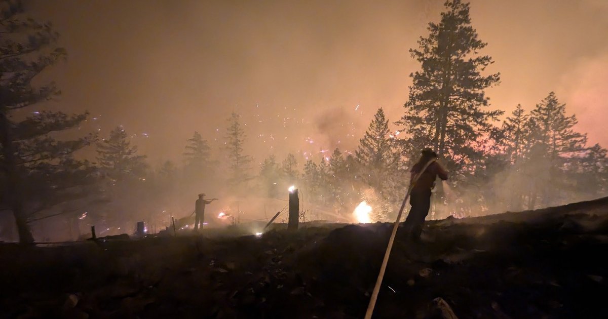 BC wildfire triggers emergency and mass lake-area evacuations