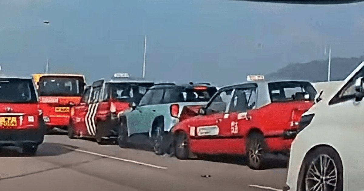 Dashcam拍下屯門公路三車相撞 警接報跟進