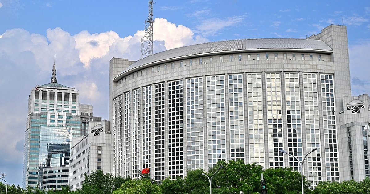 中方严正抗议日方官员在二战投降纪念日参拜靖国神社