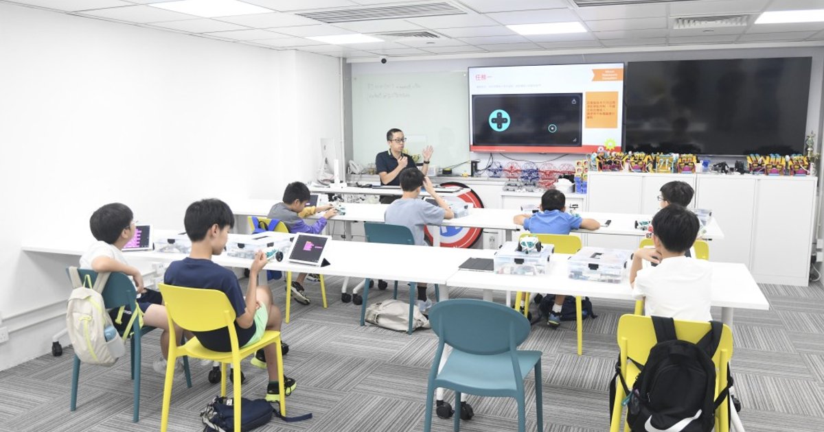 Hong Kong AI courses surge as families learn together
