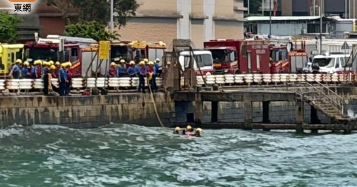 西环老妇堕海 消防抛救生圈成功救起