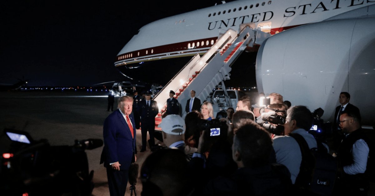 Trump confirms secret plane switch over threat
