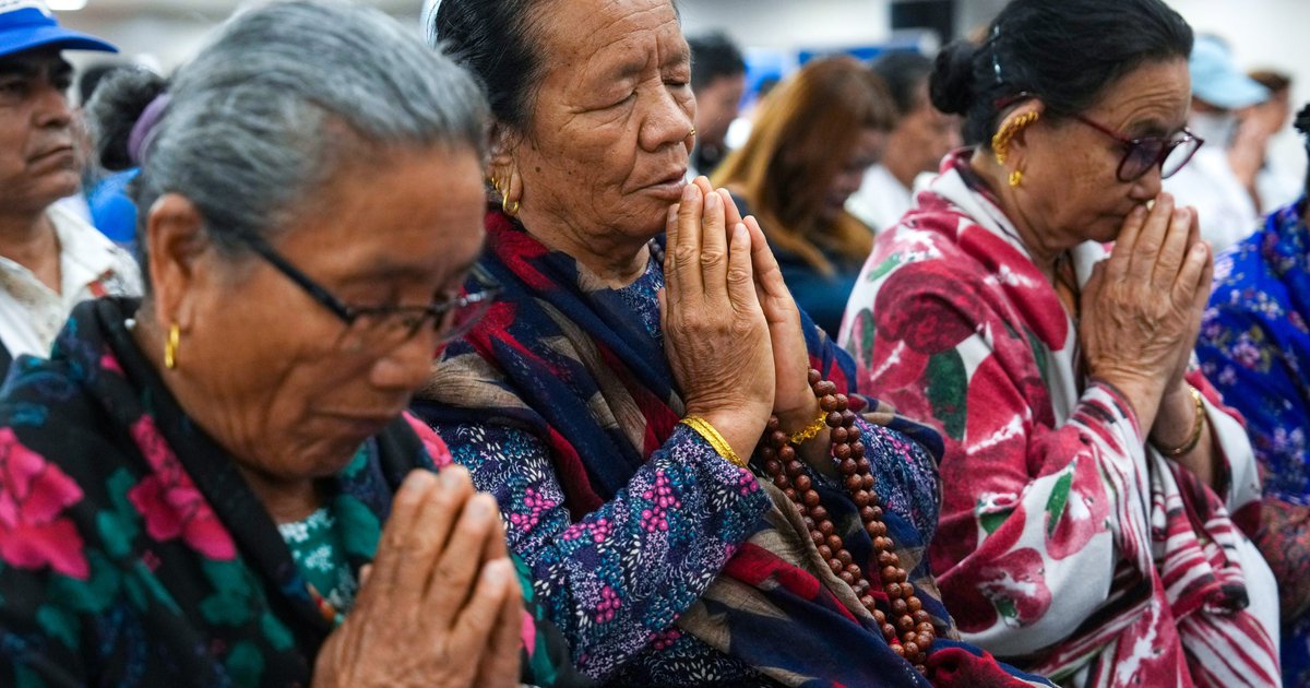 Hong Kong's Nepalis Hold Prayers on 13th Day of Flood Mourning