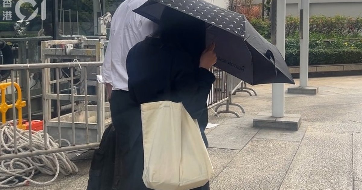 美容师以裸照勒索情人妻子夫妇 判囚4年