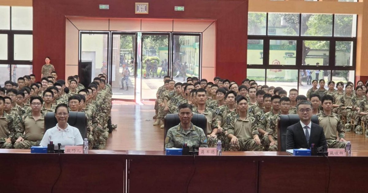 500香港大中學生進駐粉嶺軍營體驗軍旅生活