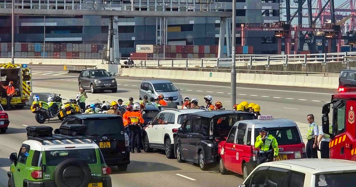 青葵公路車禍致五人受傷 救護部門送院治理