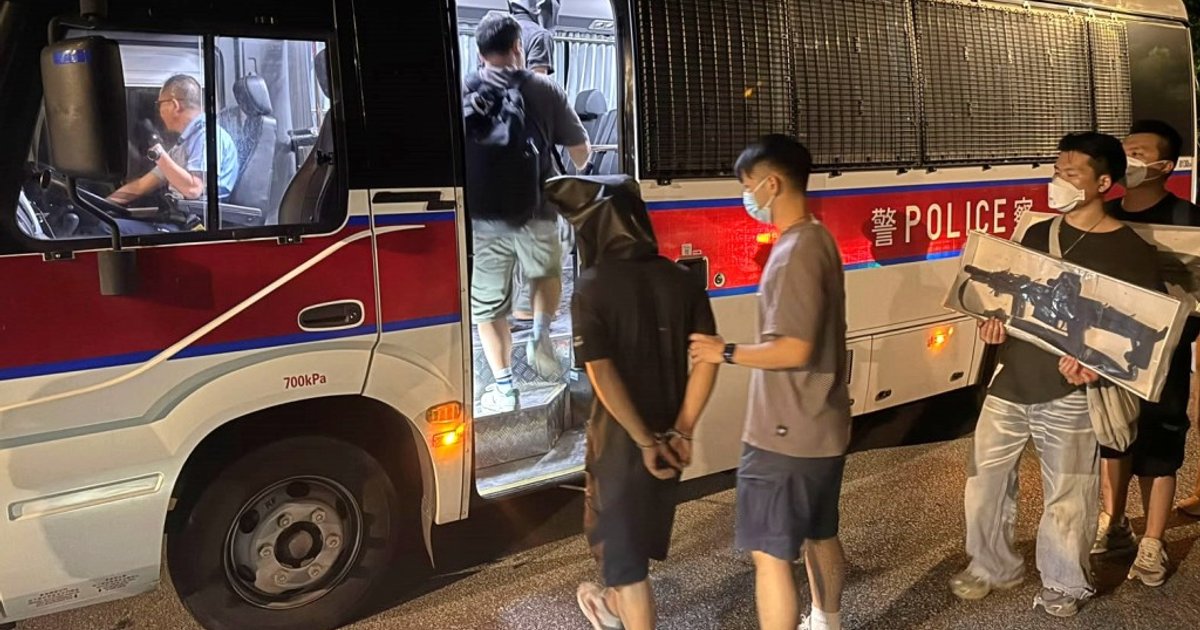 Three Arrested After Tai Po Etomidate and Replica Guns Seized