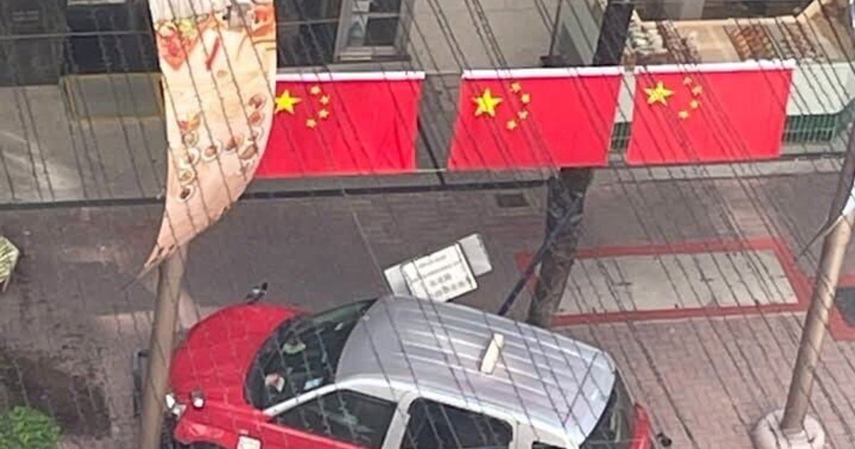 Taxi Loses Control, Mounts Sidewalk in Hung Hom Whampoa Incident