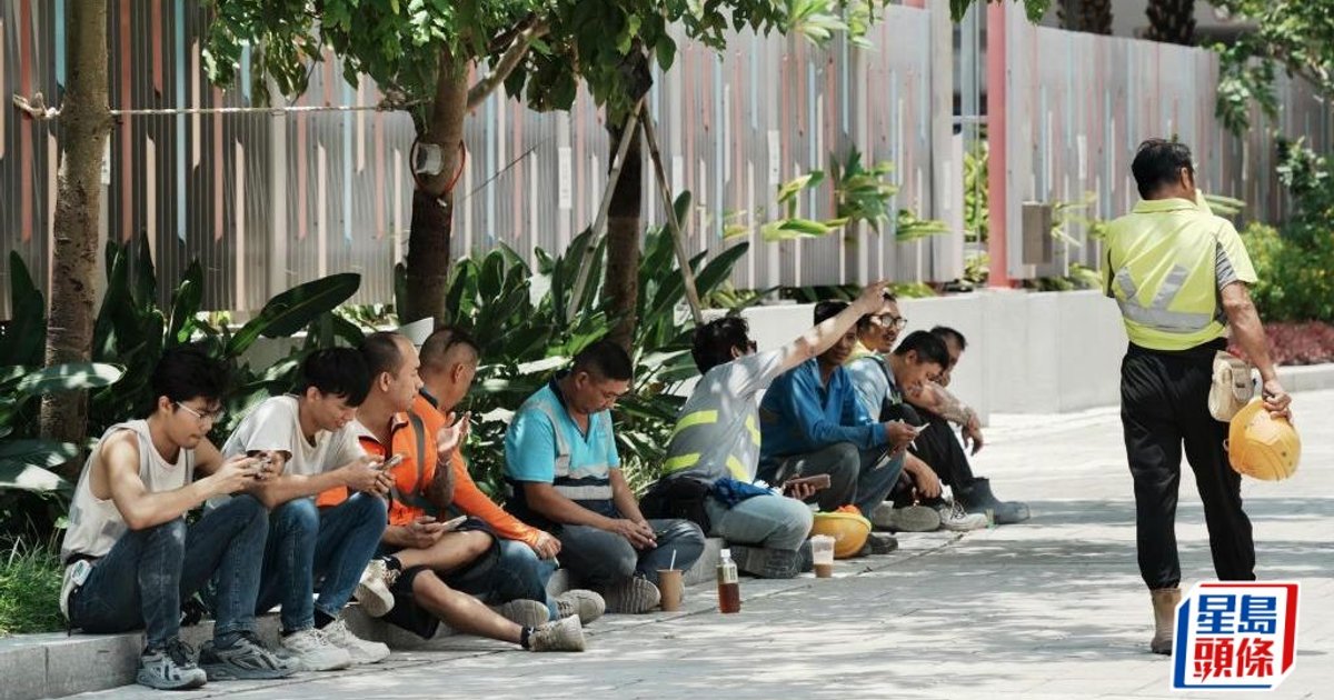 Hong Kong Construction Workers Battle Extreme Heat with DIY Cooling Solutions as Record Temperatures Spark Safety Debate