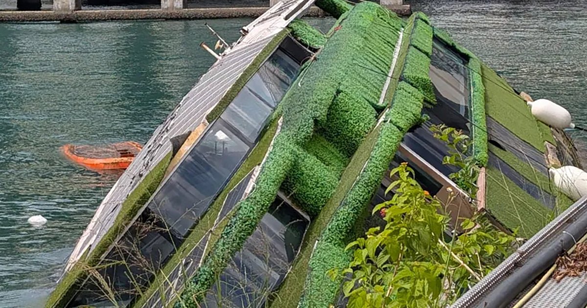 Rescue Operation Launched After Pleasure Boat Sinks at Hung Hom