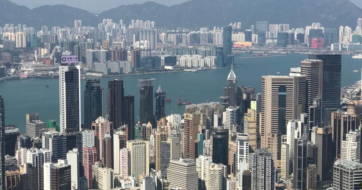 Hong Kong Secondary Home Prices Edge Lower Again