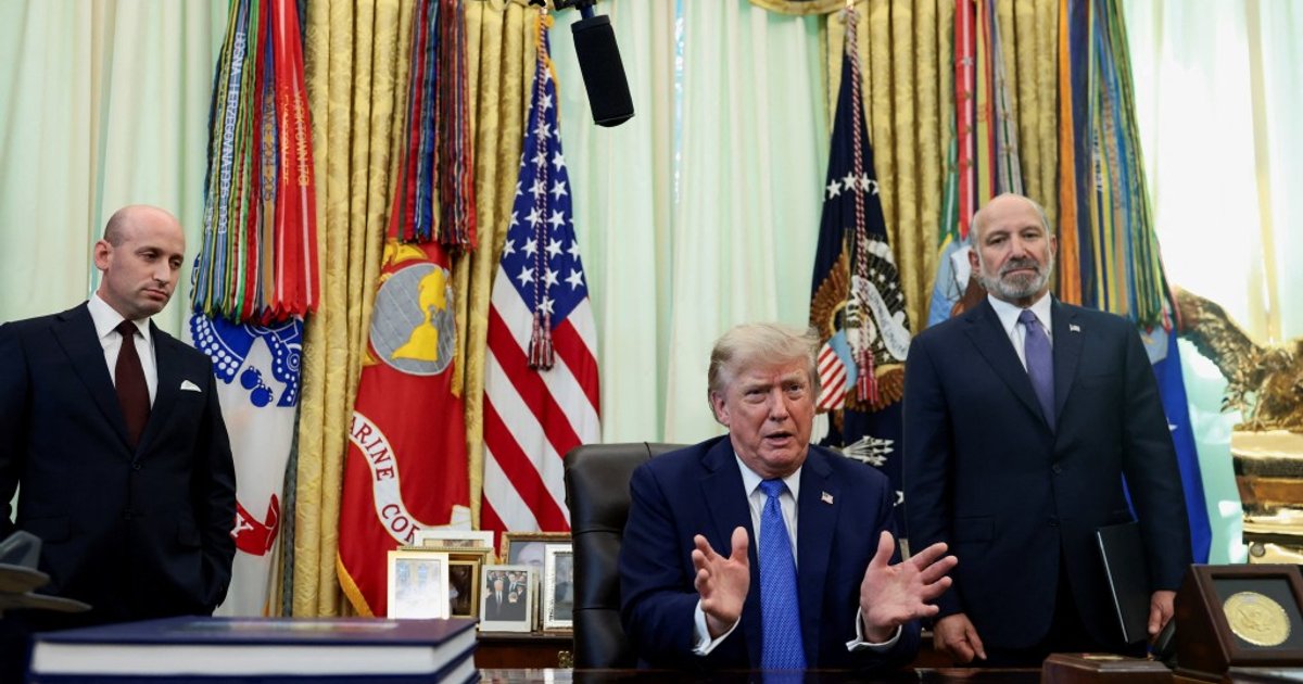 Trump signs new orders curbing birthright citizenship