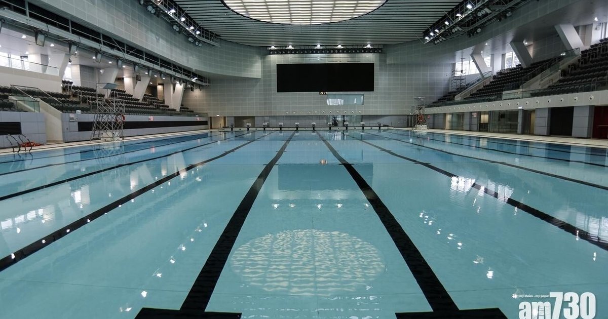 Elderly Woman Rescued After Suspected Drowning at Victoria Park Pool