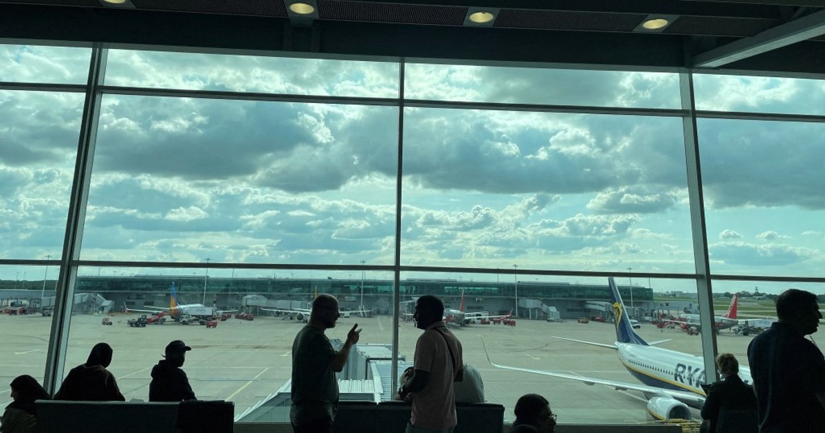 英国空管系统故障 多个机场航班大受影响