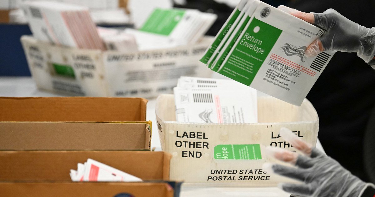 Supreme Court lets Trump mail voting order proceed