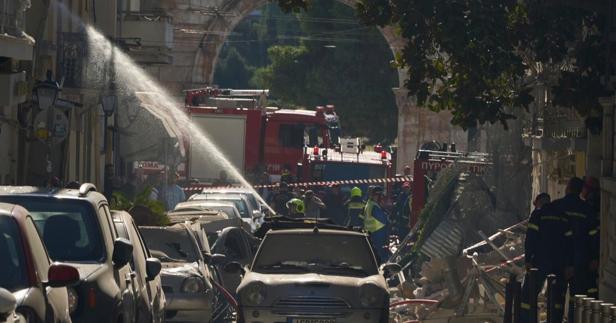 Athens Building Explosion Near Acropolis Kills 6 Including 4 US Tourists