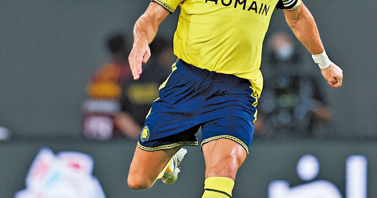Ronaldo Returns to Al-Nassr with Career-High 980th Goal; Fans Unfurl Massive Banner: Greatness Is Earned