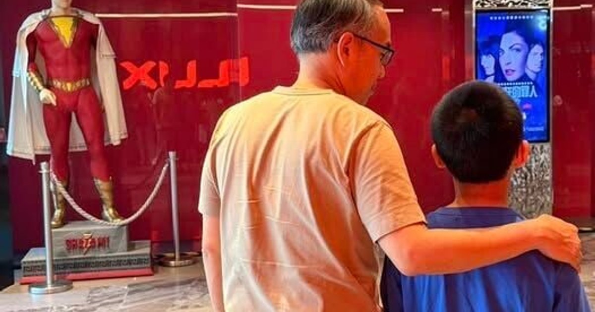 許正宇享用國慶戲票半價優惠　與家人睇戲共享天倫樂
