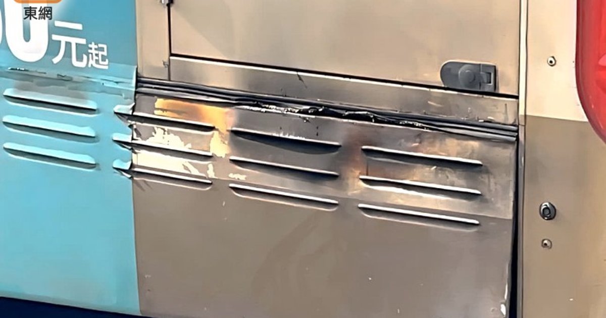 將軍澳九巴車尾冒煙起火 消防救熄無人傷