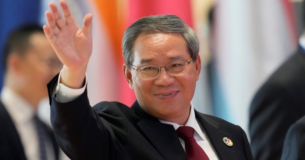 Li Qiang Arrives in Tajikistan for SCO Meeting