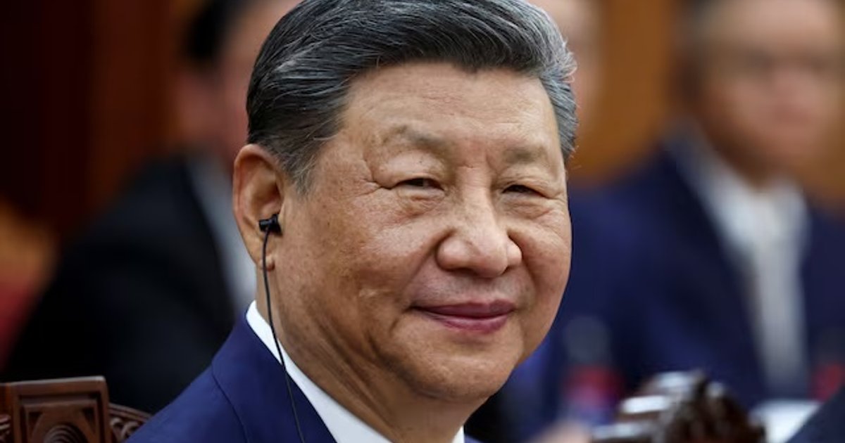 习近平祝贺新加坡建国61周年