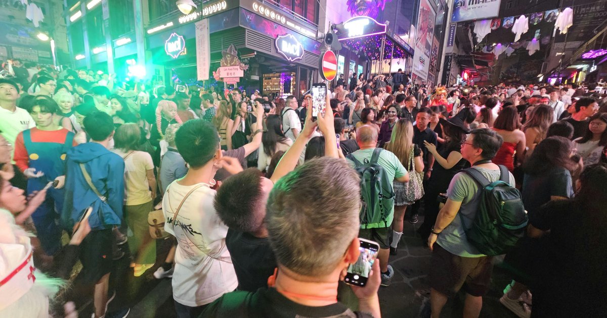 Lan Kwai Fong packed a week before Halloween