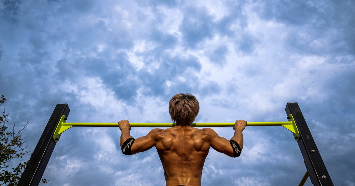 Street workout champion turns struggle into coaching mission