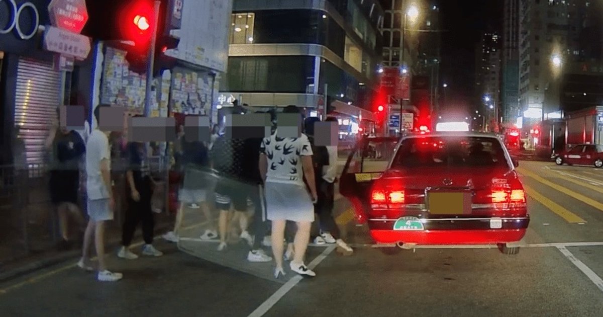 旺角的士遇襲毀壞案 17歲少年被控