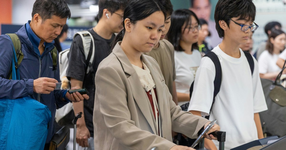 开学在即高铁西九龙站现返港潮 家长趁暑假尾声带孩子北上游玩花费五千元