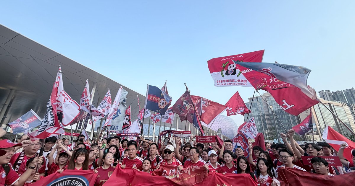 拜仁球迷染紅啟德 迎戰維拉前聲勢浩大