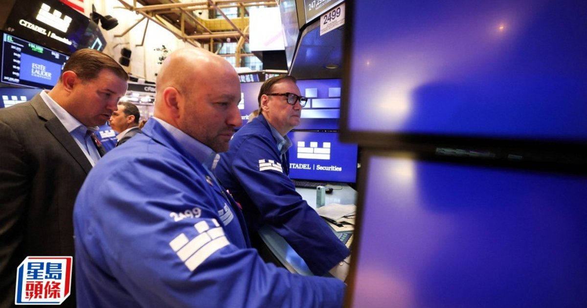 Old Economy Stocks Rally as Tech Shares Sell Off; Dow Jumps