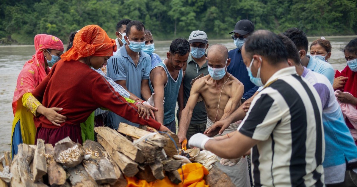 Nepal Floods: Families Hold Funerals for Missing as Toll Reaches 1,100 Dead, 4,500 Missing